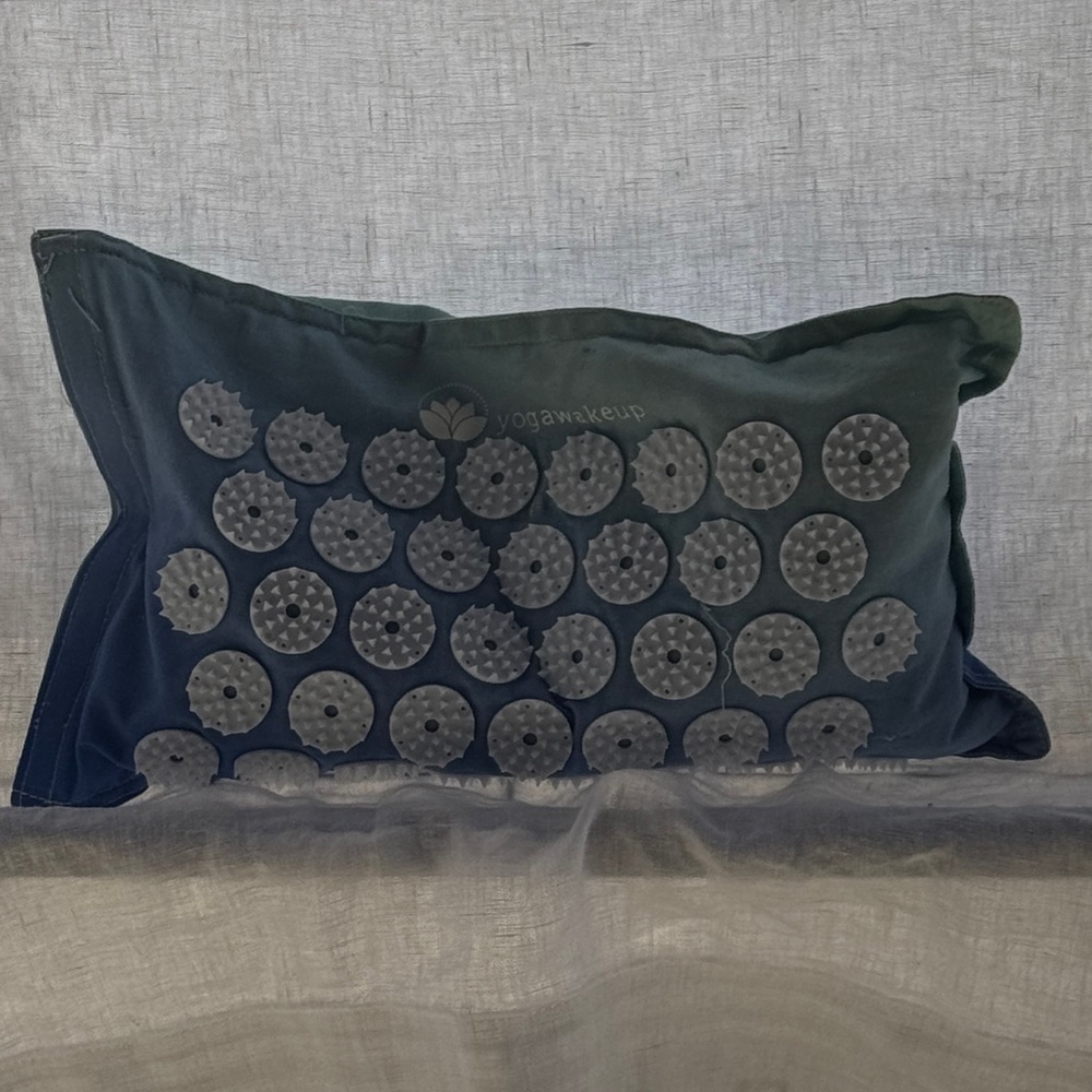 YogaWakeUp Acupressure Pillow - Dark Green